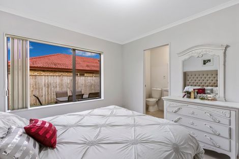 Photo of property in 10 Stellata Court, Randwick Park, Auckland, 2105