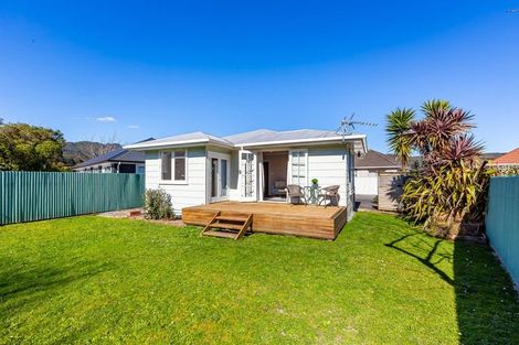 Photo of property in 4a Hollard Grove, Avalon, Lower Hutt, 5011
