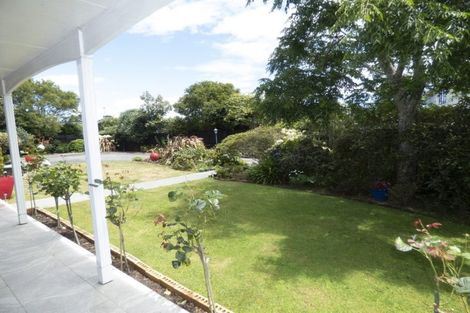 Photo of property in 7b John Guthrie Place, Merrilands, New Plymouth, 4312