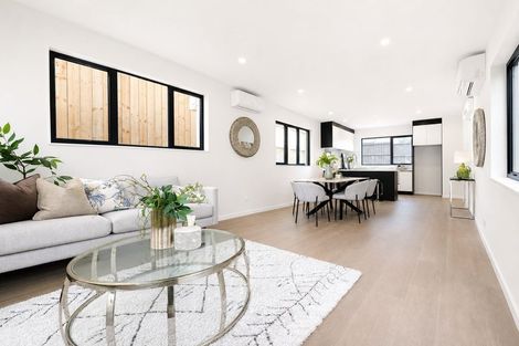 Photo of property in 17b Trinidad Road, Sunnynook, Auckland, 0620