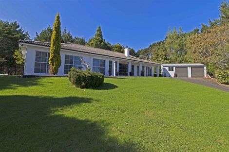 Photo of property in 195 Taiapa Road, Muriwai, Waimauku, 0881