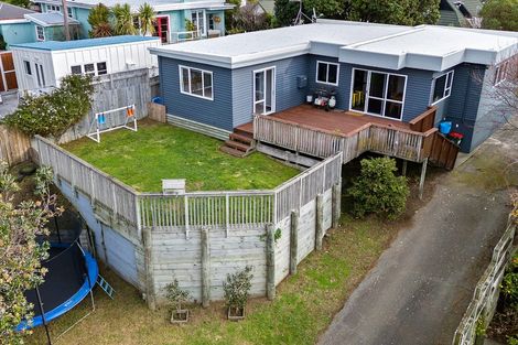 Photo of property in 33 Margaret Road, Raumati Beach, Paraparaumu, 5032