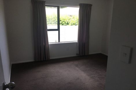 Photo of property in 2/24 Frank Evans Place, Henderson, Auckland, 0610