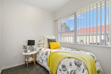 Photo of property in 1/12 Keldale Place, Forrest Hill, Auckland, 0620