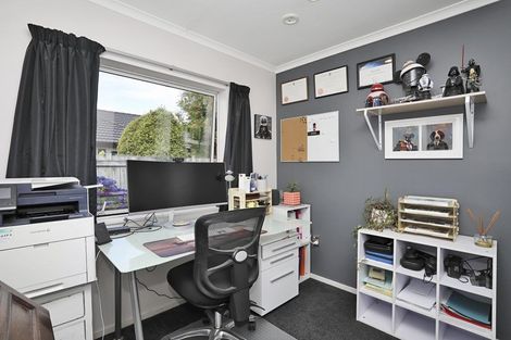 Photo of property in 16 Hoffman Court, Waikiwi, Invercargill, 9810