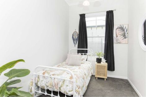 Photo of property in 43 Disraeli Street, Gisborne, 4010