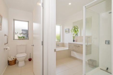 Photo of property in 20 Roseberry Place, Whitianga, 3510