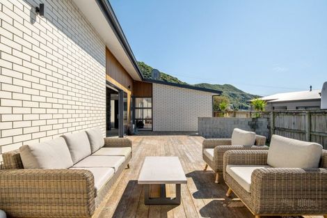 Photo of property in 11b Beach Road, Waikawa, Picton, 7220