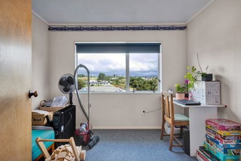 Photo of property in 9a Ballantrae Place, Highlands Park, New Plymouth, 4312