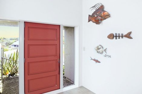 Photo of property in 9 Trafalgar Street, Foxton Beach, Foxton, 4815