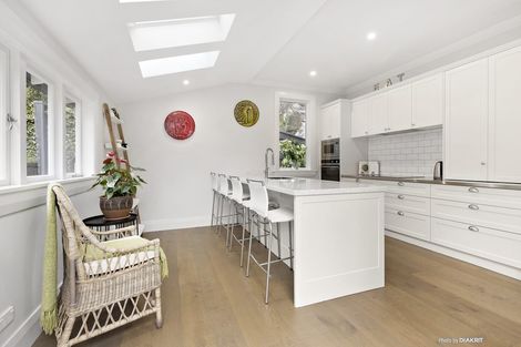 Photo of property in 9 Chisenhall Street, Karori, Wellington, 6012