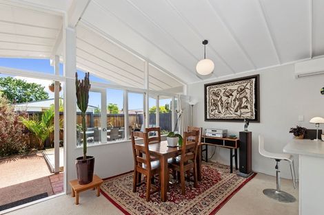 Photo of property in 97 Tiroroa Avenue, Te Atatu South, Auckland, 0610