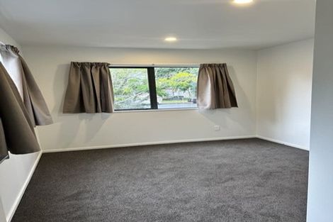 Photo of property in 17 Sun Place, Henderson, Auckland, 0612