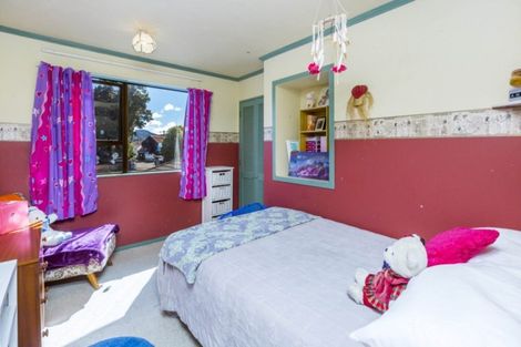 Photo of property in 10 Johnswood Grove, Clouston Park, Upper Hutt, 5018