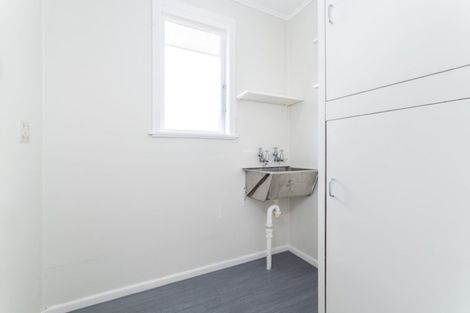 Photo of property in 75 Selwyn Crescent, Forrest Hill, Auckland, 0620