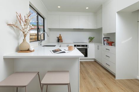 Photo of property in 112c Roberts Road, Te Atatu South, Auckland, 0610