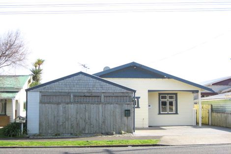 Photo of property in 92 Hine Street, New Plymouth, 4310