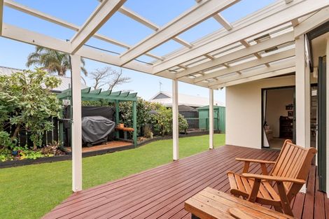Photo of property in 4 Checketts Place, Papamoa Beach, Papamoa, 3118