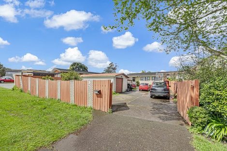 Photo of property in 221 Edmonton Road, Te Atatu South, Auckland, 0610