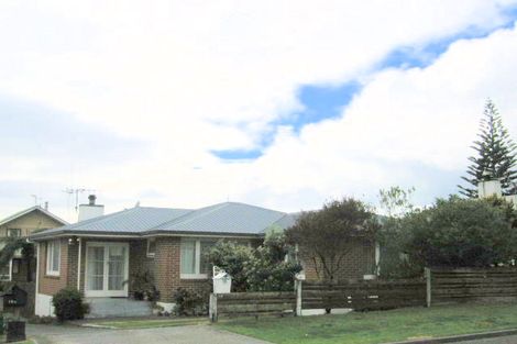 Photo of property in 19 Riverton Road, Mount Maunganui, 3116
