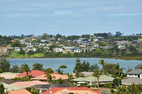 Photo of property in 110 Grovenor Drive, Orewa, 0931