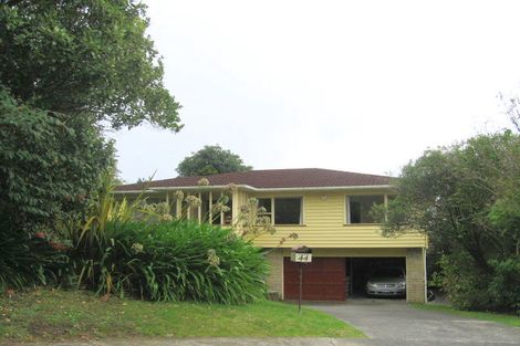 Photo of property in 44 Sunrise Boulevard, Tawa, Wellington, 5028