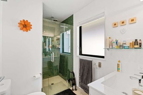 Photo of property in 16 Scurr Terrace, Wanaka, 9305