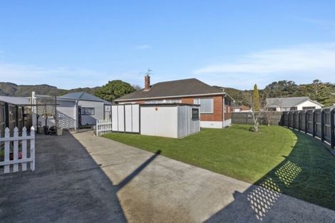 Photo of property in 11 Pilcher Crescent, Naenae, Lower Hutt, 5011