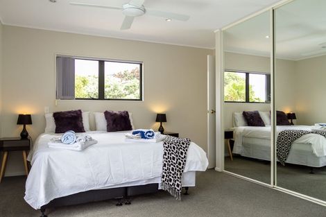 Photo of property in 24a Korotaha Terrace, Rothesay Bay, Auckland, 0630