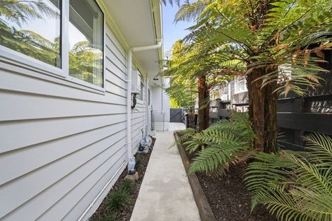 Photo of property in 10 Wikiriwhi Crescent, Awapuni, Palmerston North, 4412