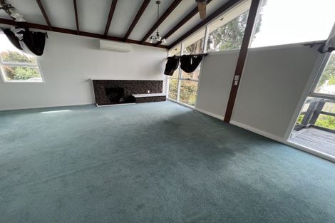 Photo of property in 27 Ennis Avenue, Pakuranga Heights, Auckland, 2010