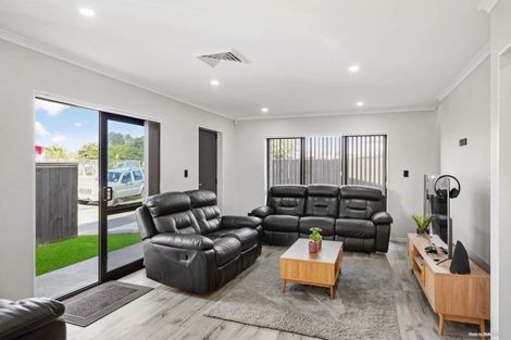 Photo of property in 211a Finlayson Avenue, Clendon Park, Auckland, 2103