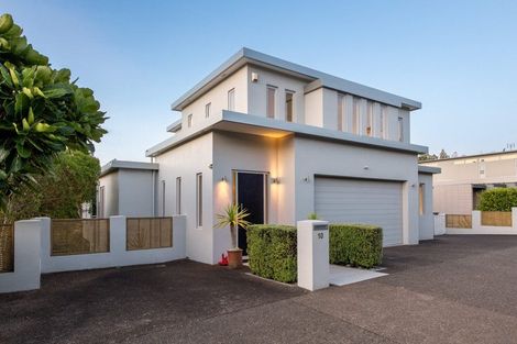 Photo of property in 10 Kahikatea Close, Campbells Bay, Auckland, 0630