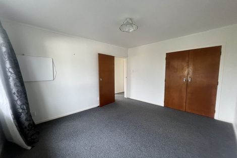 Photo of property in 25a Chetwode Grove, Newlands, Wellington, 6037