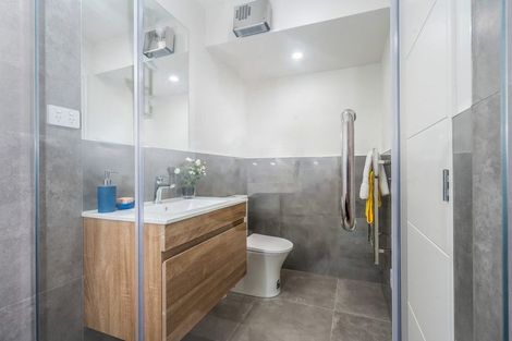 Photo of property in 16b Sheridan Drive, New Lynn, Auckland, 0600