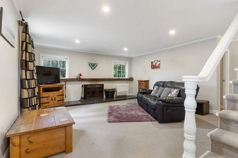 Photo of property in 31 Napuka Road, Henderson Valley, Auckland, 0612
