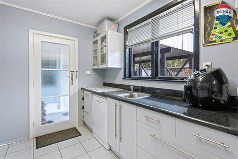 Photo of property in 24 Norana Road, Maoribank, Upper Hutt, 5018