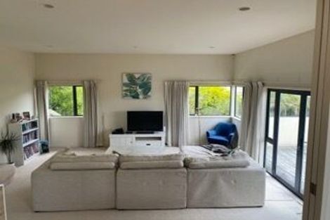 Photo of property in 8 Adelie Place, Murrays Bay, Auckland, 0630