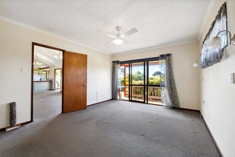 Photo of property in 18 Onaero Beach Road, Onaero, Waitara, 4383