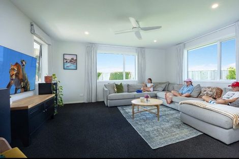 Photo of property in 43 Awatiro Drive, Kaukapakapa, 0871