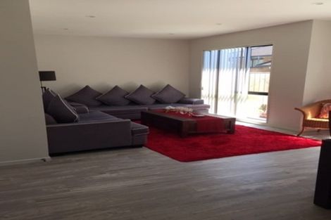 Photo of property in 7 Sophie Lane, Henderson, Auckland, 0612