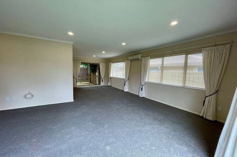Photo of property in 31 Macnean Drive, East Tamaki Heights, Auckland, 2016