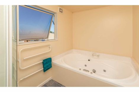 Photo of property in 4/37 Avonhead Road, Avonhead, Christchurch, 8042