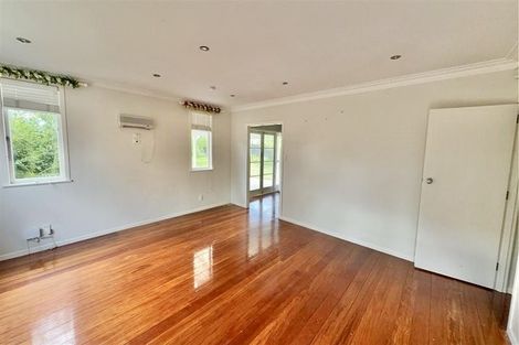Photo of property in 19 Awaroa Road, Sunnyvale, Auckland, 0612