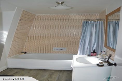 Photo of property in 5/100 Lyall Parade, Lyall Bay, Wellington, 6022