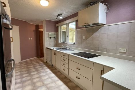 Photo of property in 16 Cypress Place, Sunnynook, Auckland, 0620