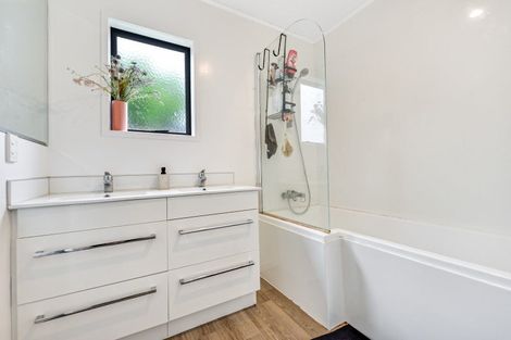 Photo of property in 18b Strowan Avenue, Fairfield, Hamilton, 3214