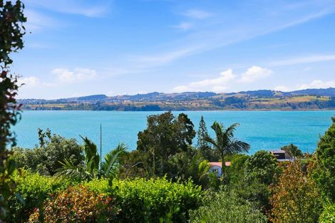 Photo of property in 2 Callender Place, Shelly Park, Auckland, 2014