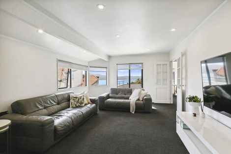 Photo of property in 8 Countess Close, Maupuia, Wellington, 6022