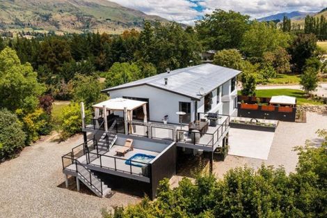 Photo of property in 289 Riverbank Road, Wanaka, 9382